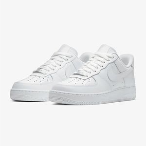 Nike Women’s Air Force 1 ‘07 size 10